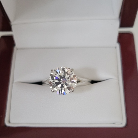 Jewelry - New 4ct Certified Moissanite Diamond Ring, Size 7